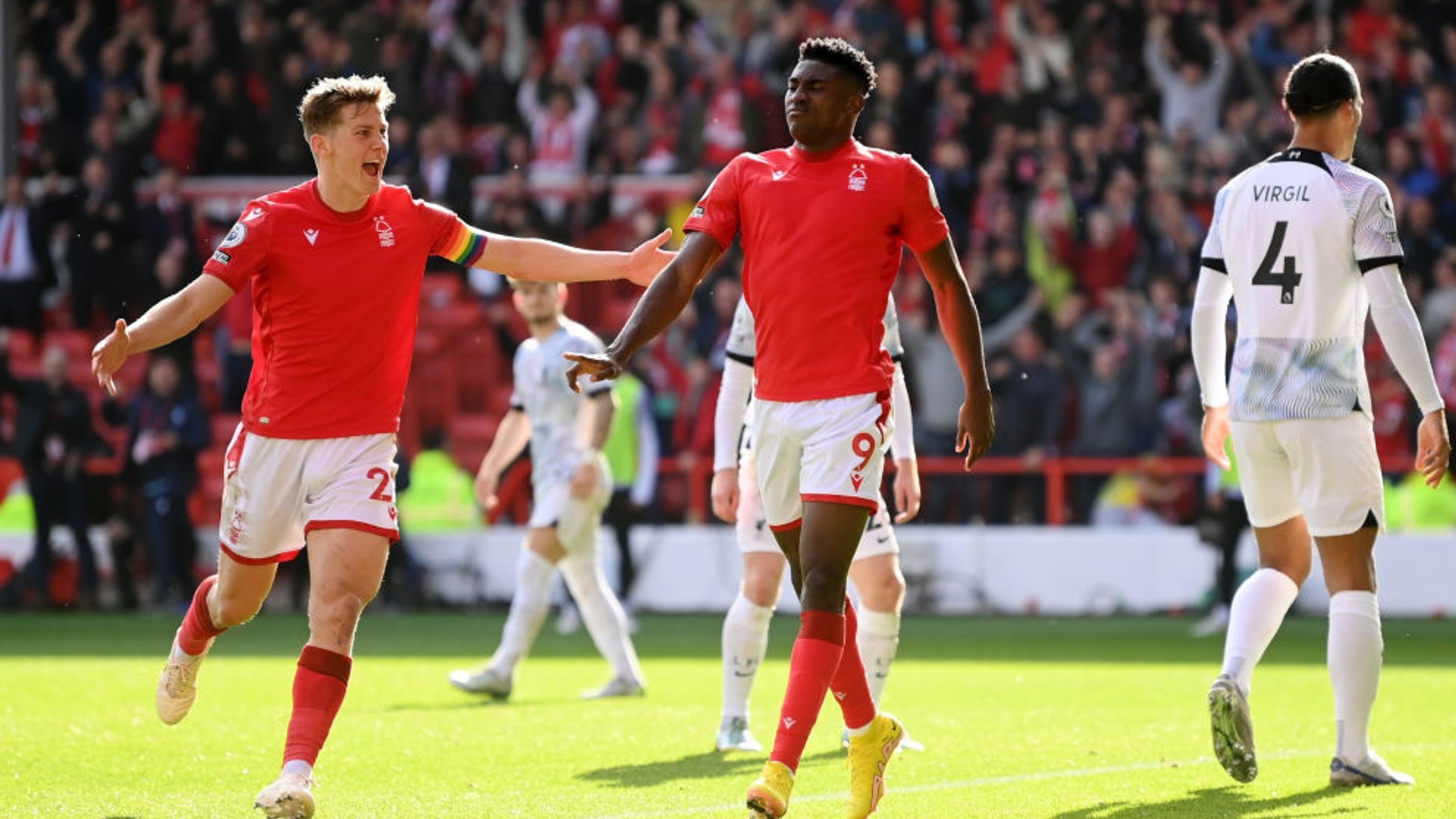 当王俊杰站 当王俊杰站