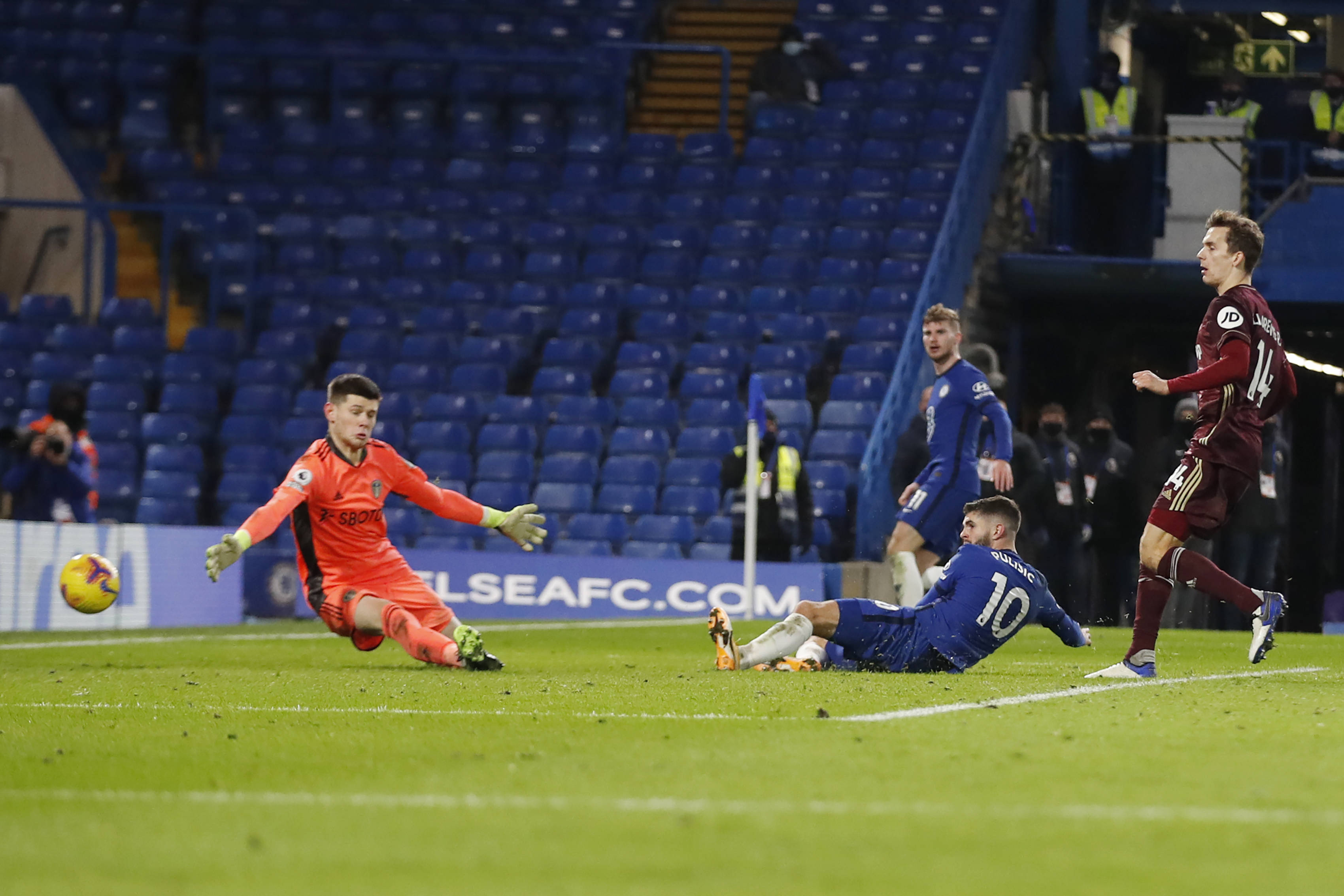 王昊斌：韩鹏上调一线队球员很不舍；争取早日去一线队.