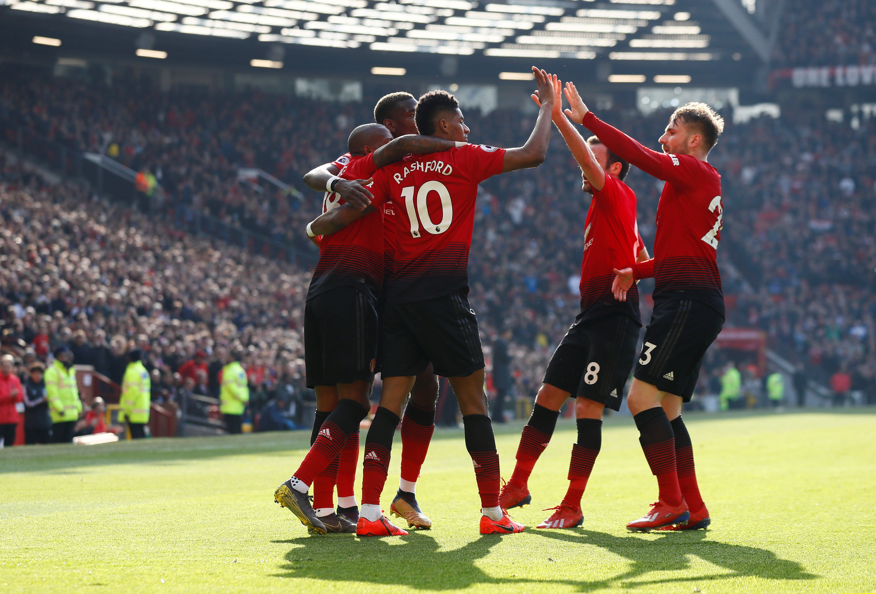 都体：弗拉泰西术后恢复顺利，目标回归国际米兰的首发阵容.